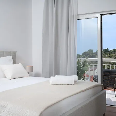 Delux Oasis Hvar